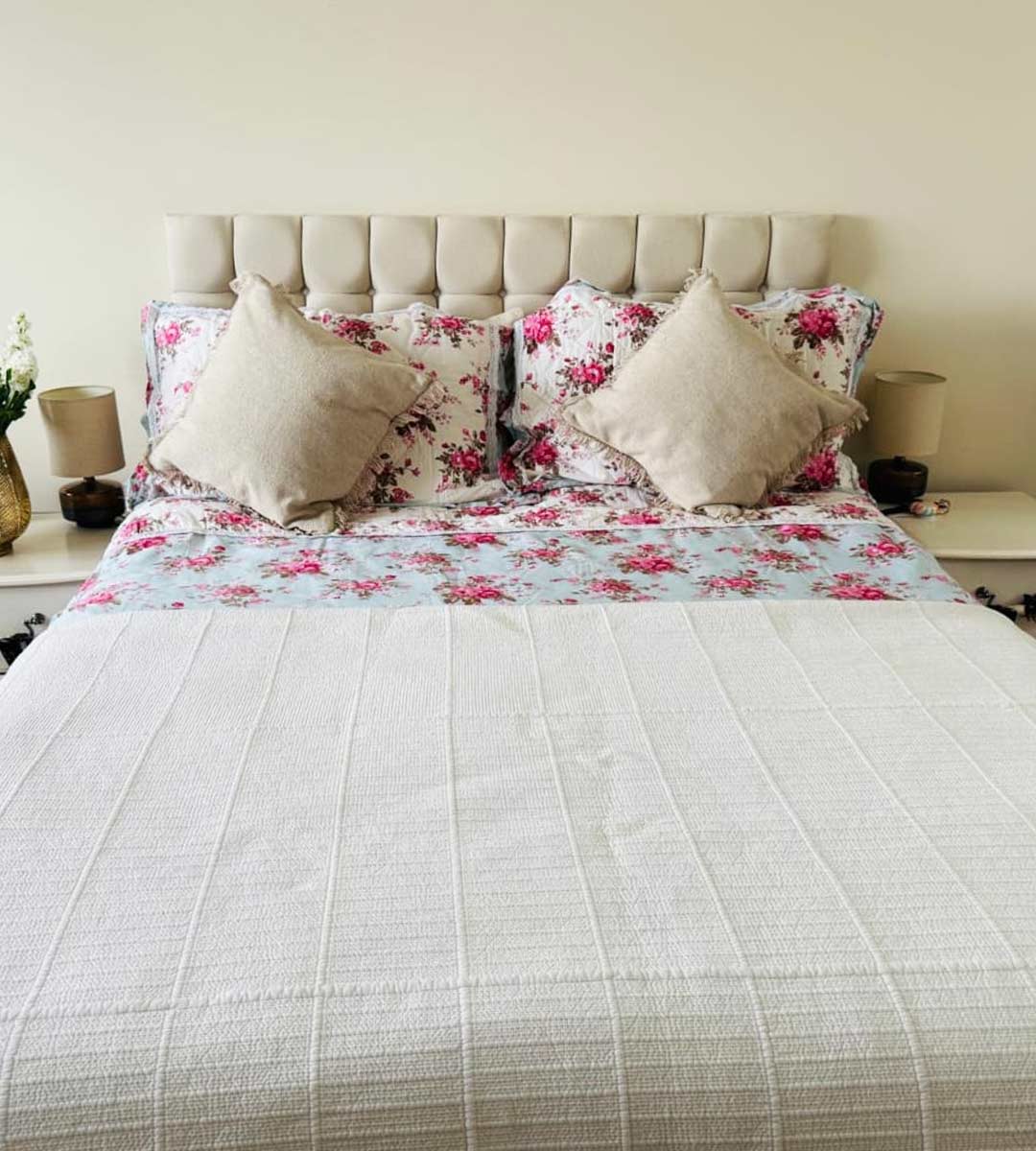 Floral Lace Bedding Set - Image 4